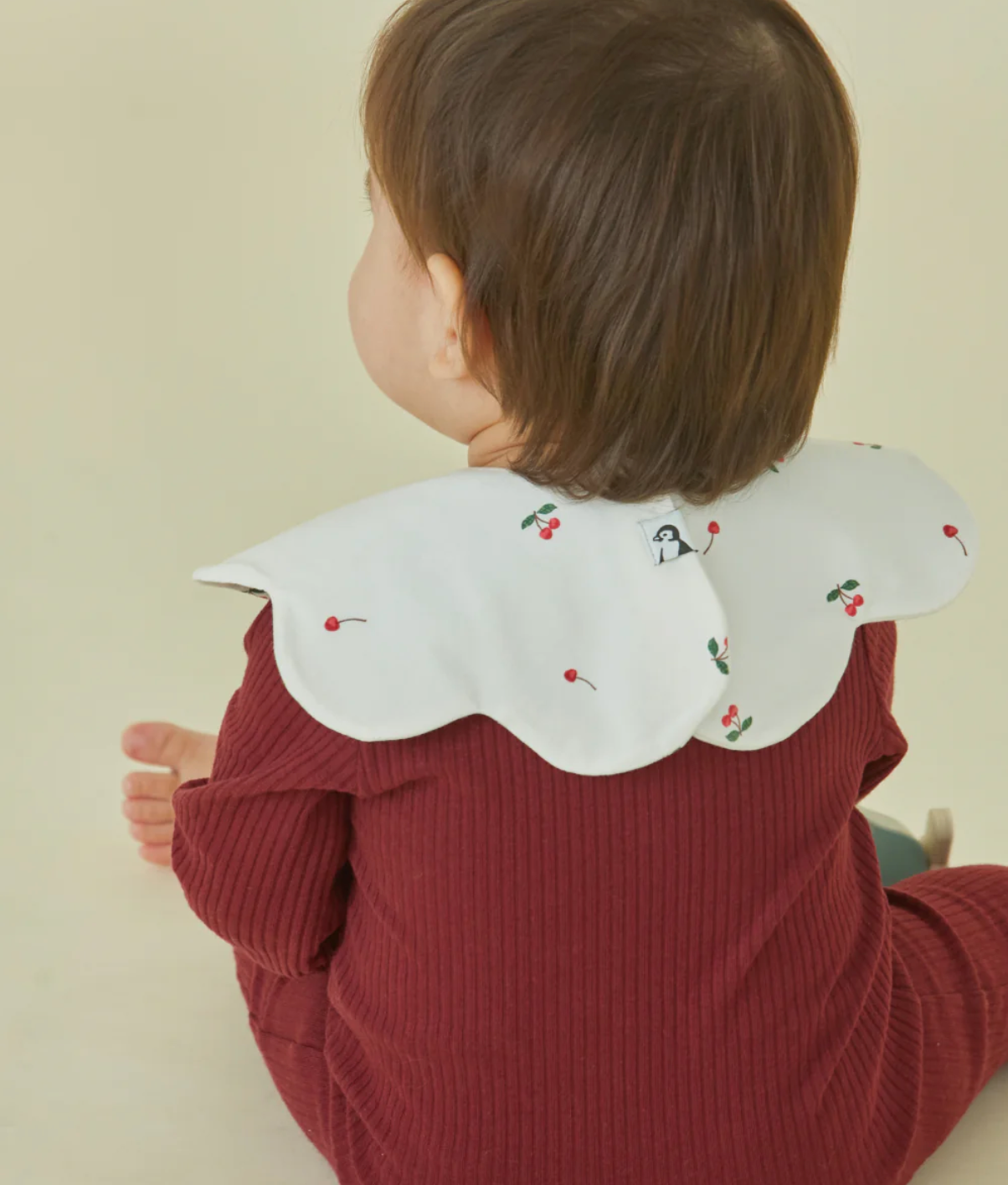 Konny Bib (0M-3Y)