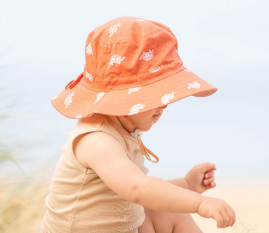 Sunhat Dreaming /Turtle