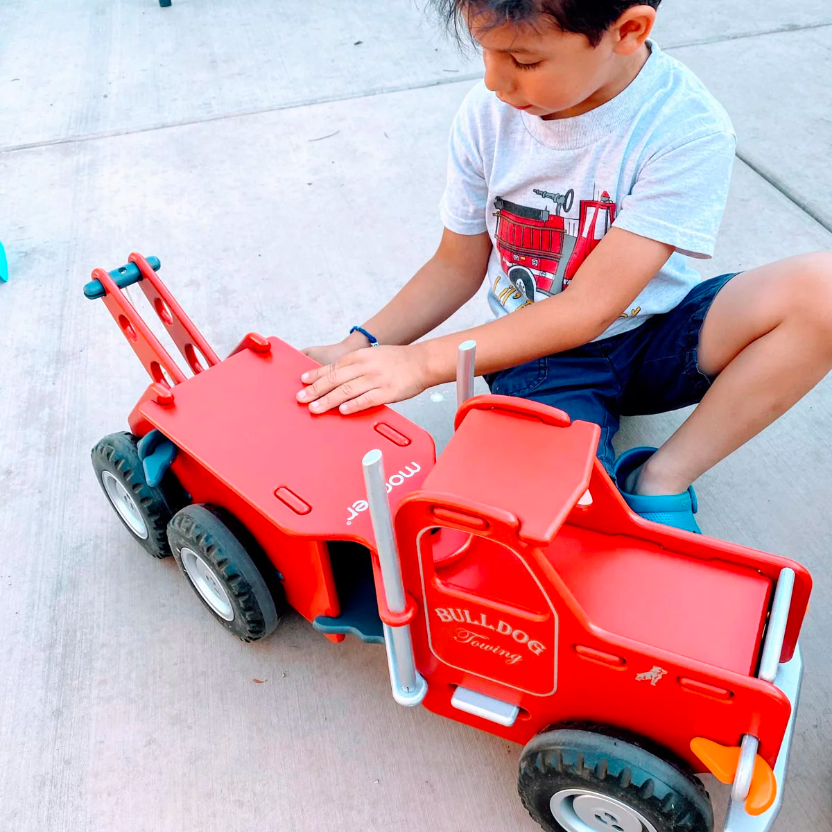 Moover Mack Truck Red