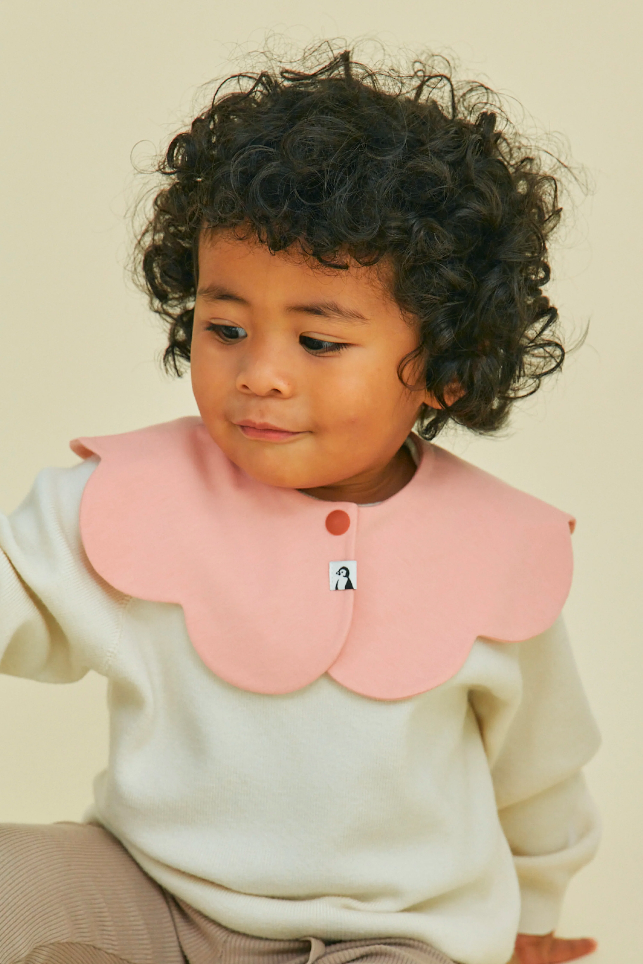 Konny Bib (0M-3Y)