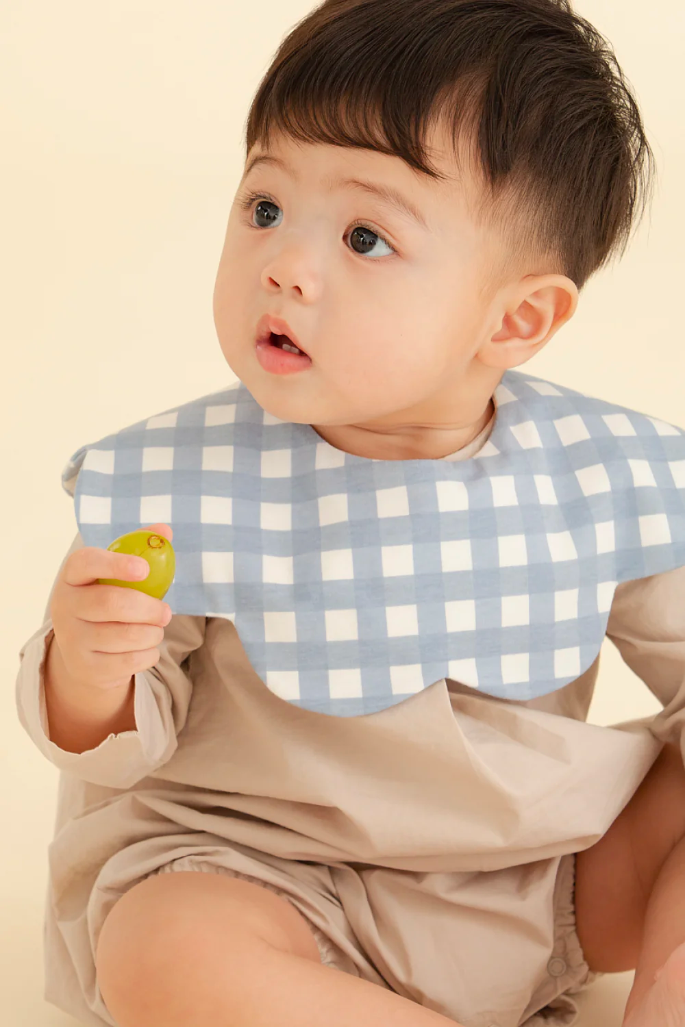 Konny Bib (0M-3Y)