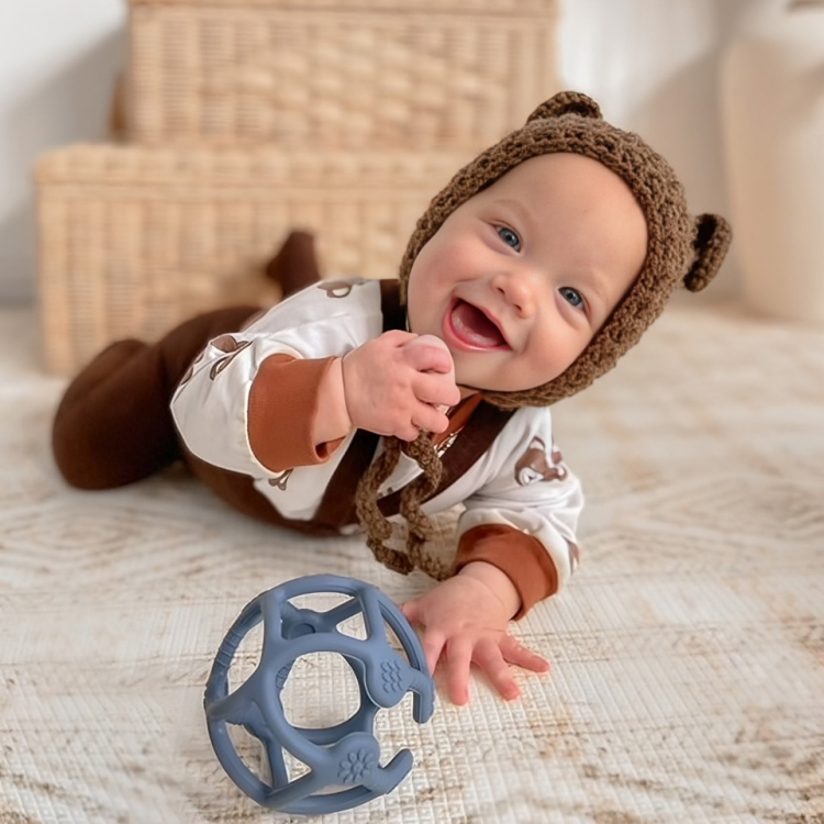 PLAYGROUND Silicone Teething Ball