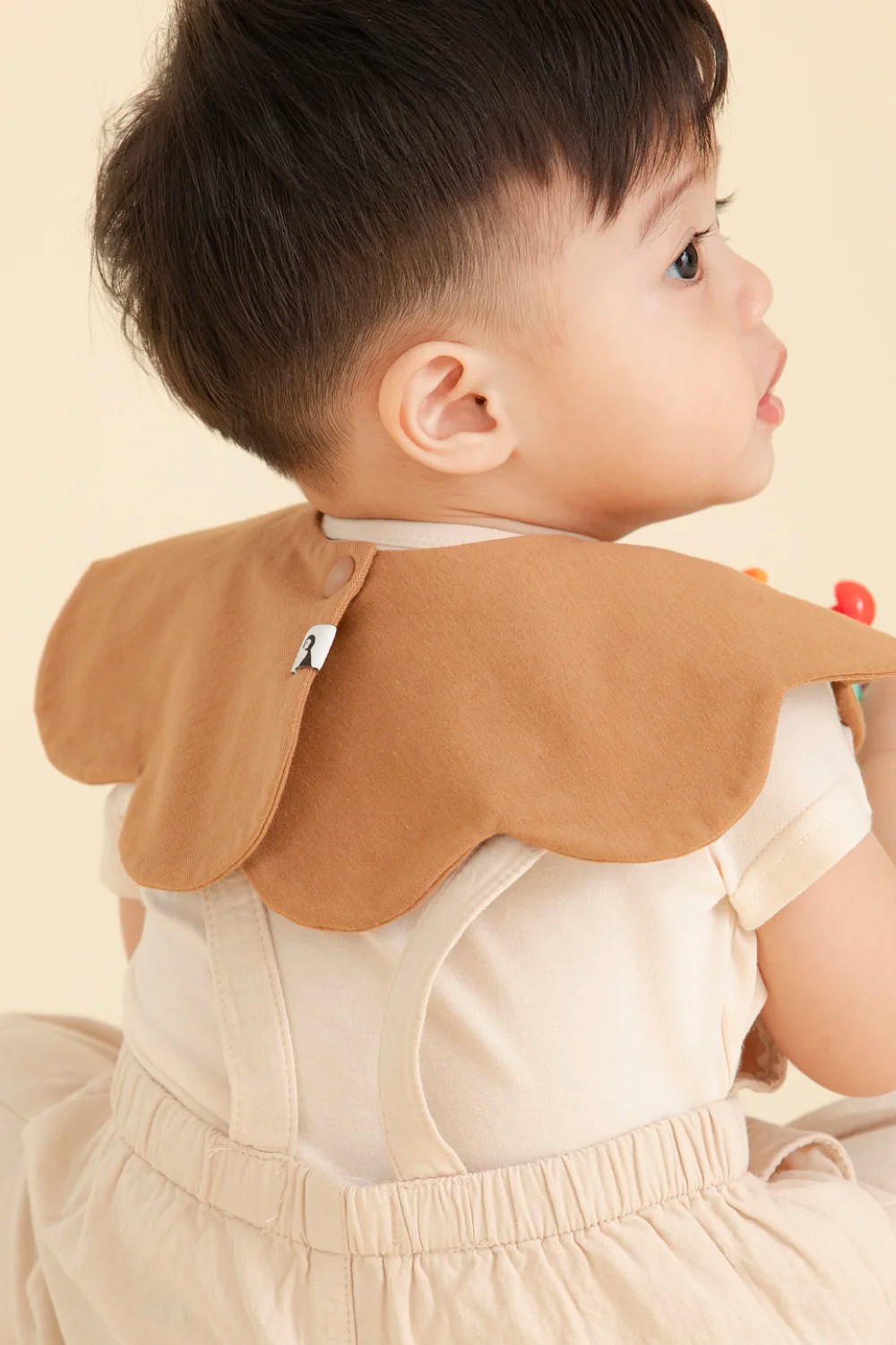 Konny Bib (0M-3Y)