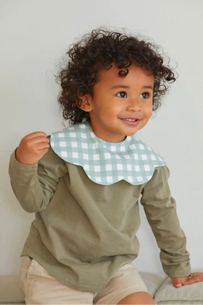 Konny Bib (0M-3Y)