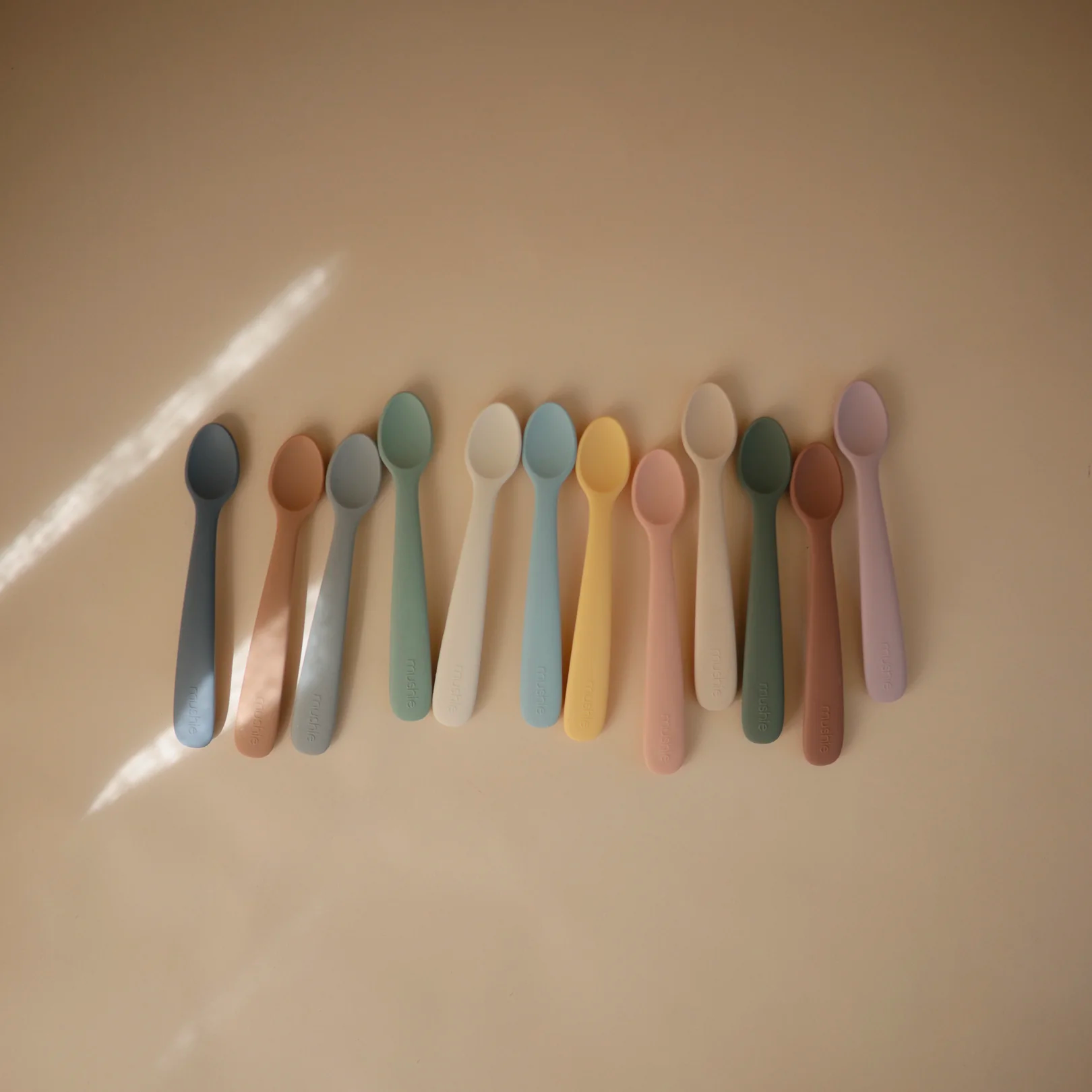 MUSHIE Silicone Feeding Spoons 2-Pack